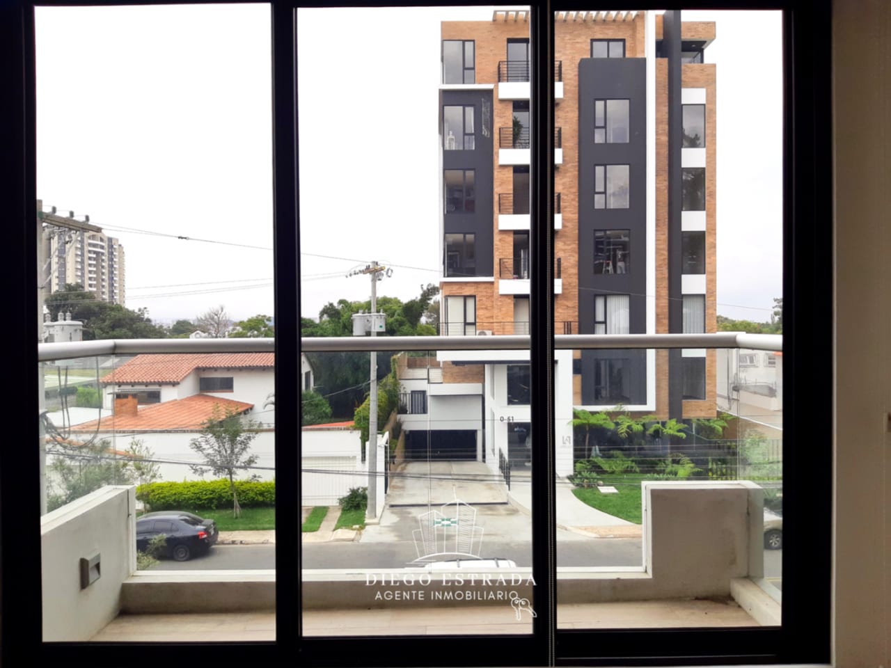 Zona 15, apartamento amplio — foto 4 de 11