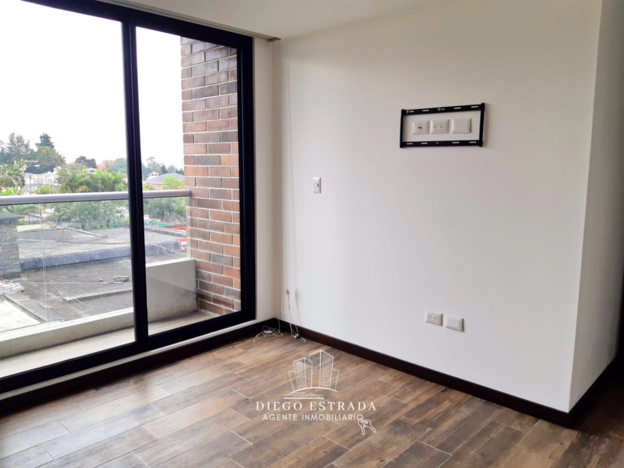 Zona 15, apartamento amplio — foto 9 de 11