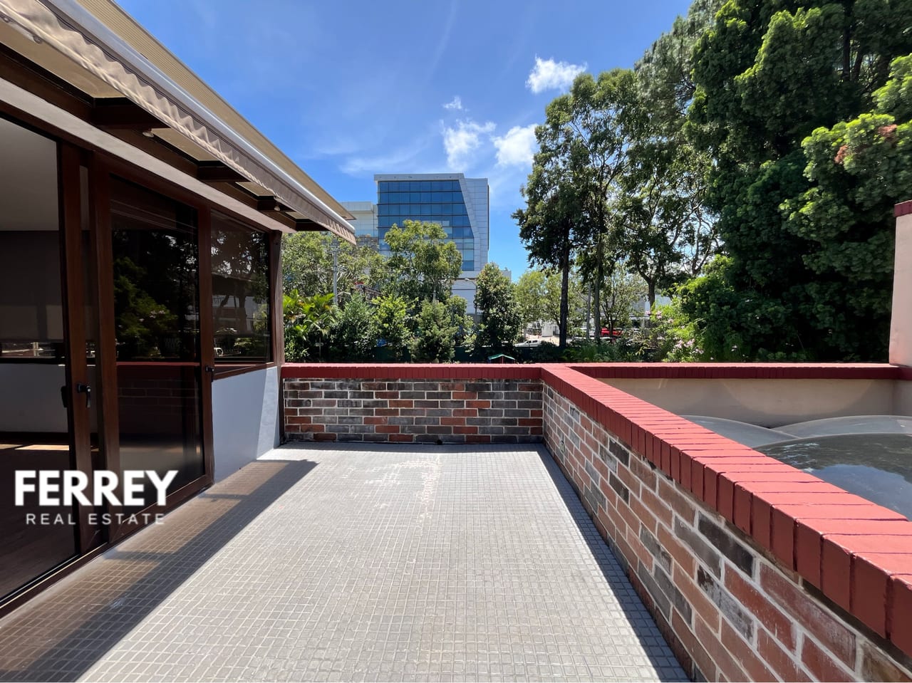 Casa en renta en zona 10 Ubicación 5 Estrellas — foto 1 de 16