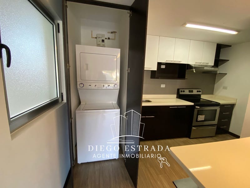 Apartamento con balcón y terraza — foto 5 de 12