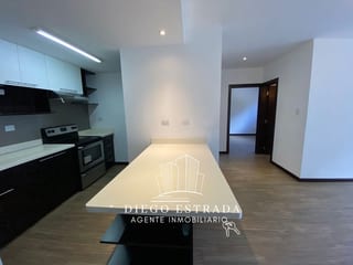 Apartamento con balcón y terraza — miniatura 1 de 12