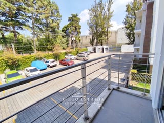 Apartamento con balcón y terraza — miniatura 8 de 12