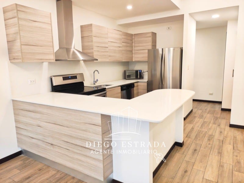Apartamento de lujo en buena ubicación — foto 12 de 14
