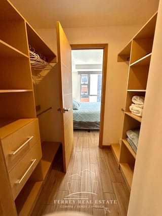 Apartamento full amueblado, ZONA 10 — miniatura 12 de 16