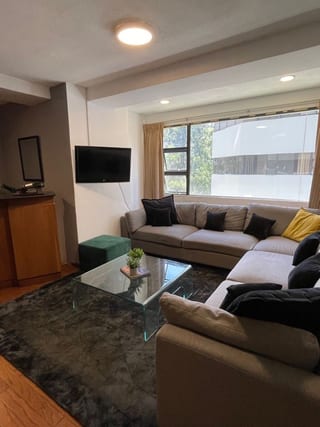 Zona 14, Apartamento amueblado de 2 dormitorios  — miniatura 3 de 17