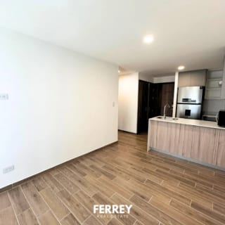 1 habitación en zona 14 — miniatura 1 de 10