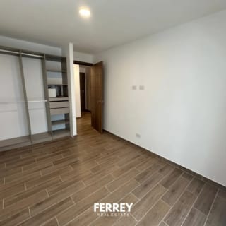 1 habitación en zona 14 — miniatura 6 de 10