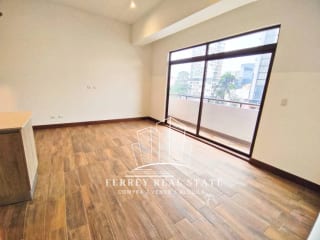 Zona 10, apartamento de 3 habitaciones — miniatura 3 de 9