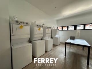 zona 4, apartamento de 1 habitación — miniatura 2 de 16