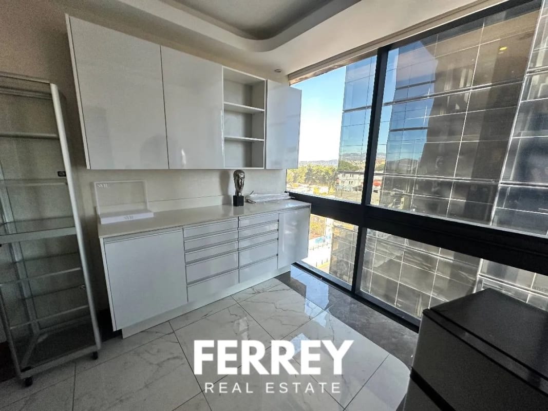 🏥 ClĂnica en Venta – Zona 10 — foto 1 de 12