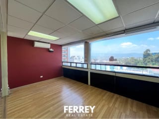 Oficina en renta en Centro Empresarial Geminis zona 10 — miniatura 1 de 11